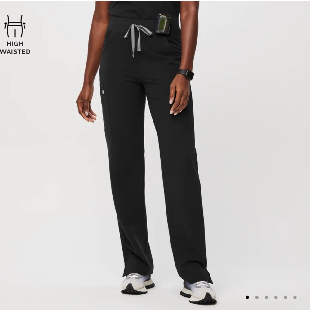 Figs women’s High Waisted Kade cargo scrub pants size small